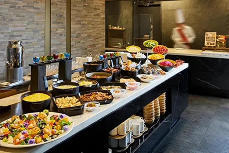 朝食会場について